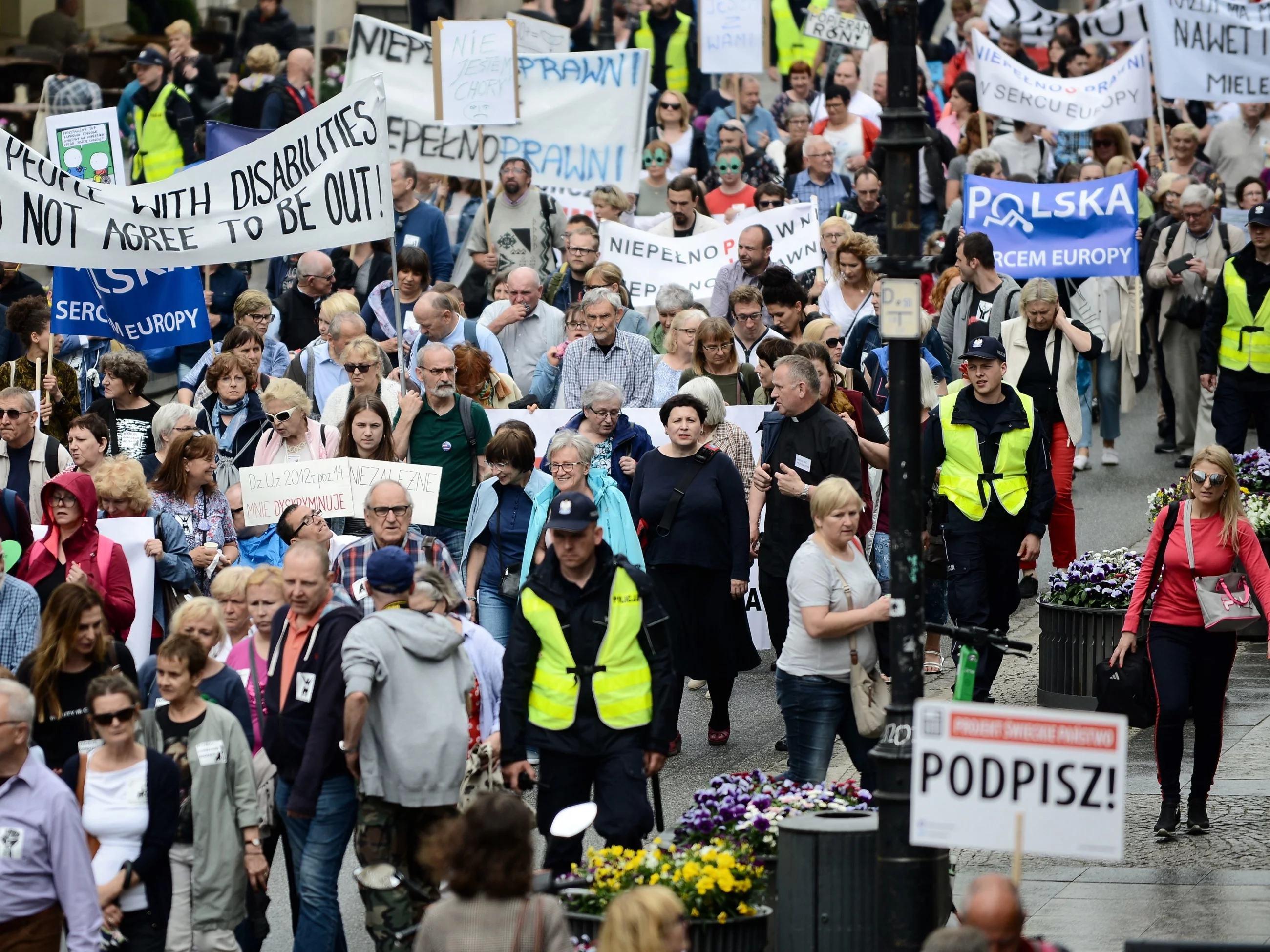 Jeden z protestów osób niepełnosprawnych i ich opiekunów