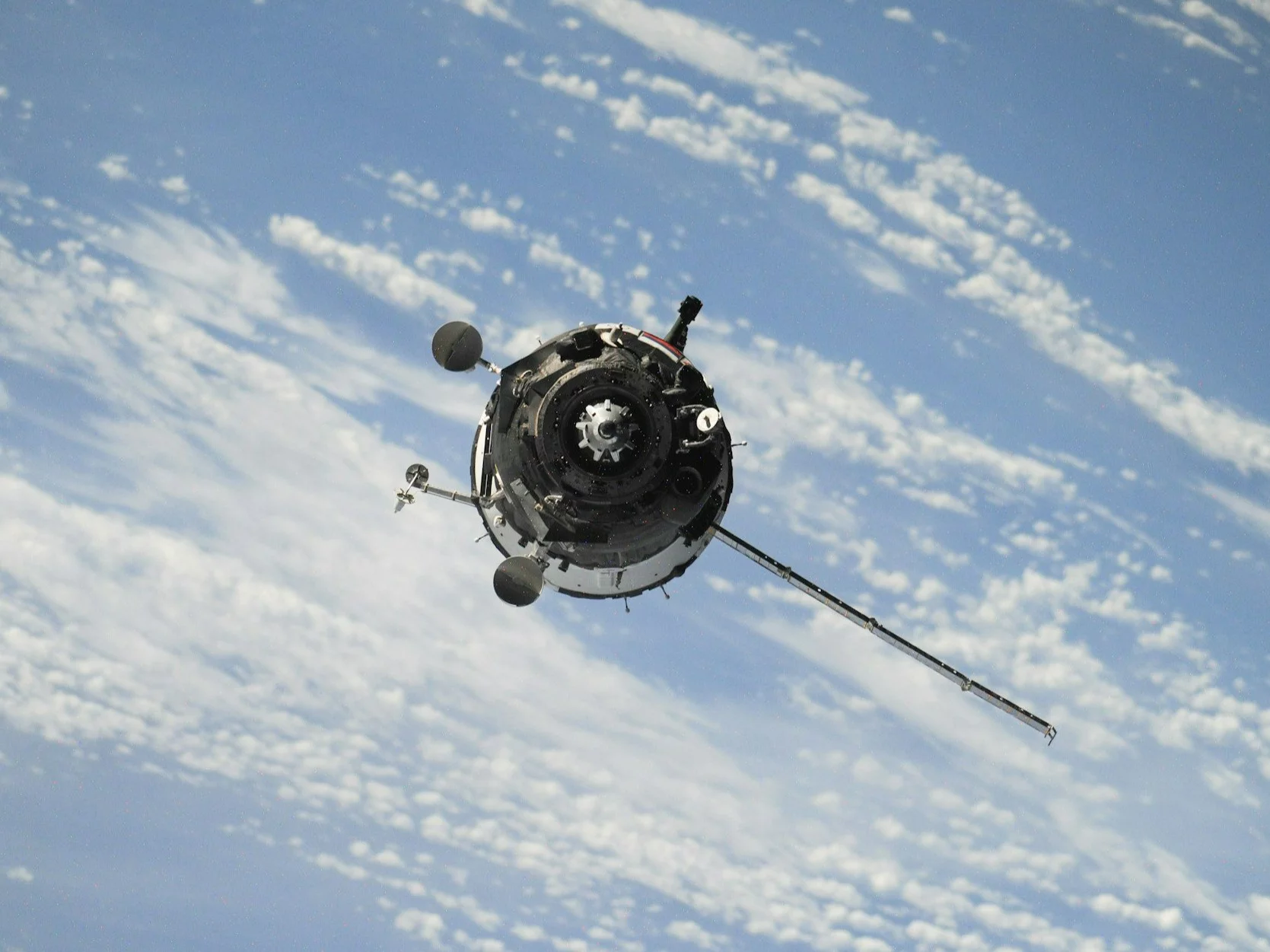 Naukowcy wyślą w kosmos walca. „Nad pięknym modrym Dunajem” pomknie ku gwiazdom