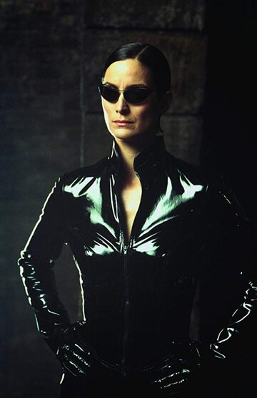 Carrie-Anne Moss jako Trinity w filmie „Matrix”