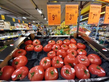 Ceny pomidorów malinowych w markecie