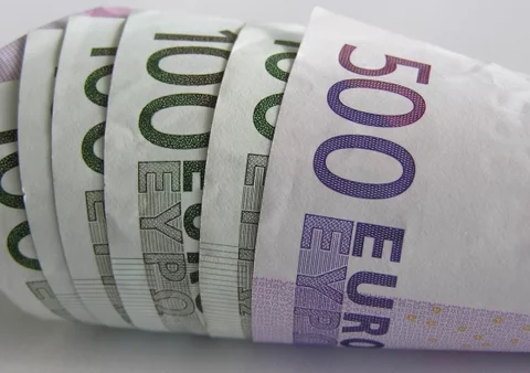 Euro w ciągu roku straciło na wartości ok. 2,7 proc. (fot. sxc.hu)