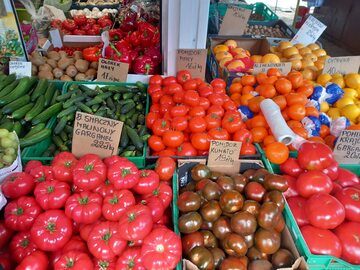 Ceny warzyw i owoców na warszawskich bazarach