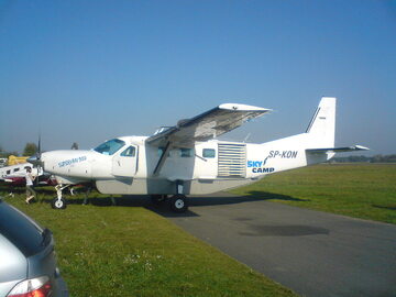 Cessna 208B Grand Caravan SP-KON strefy spadochronowej SKY CAMP na lotnisku w Bednarach