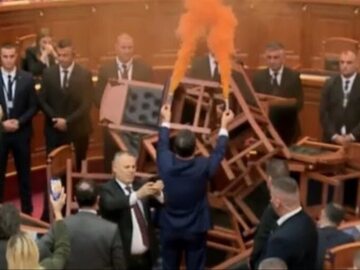 Chaos w parlamencie Albanii