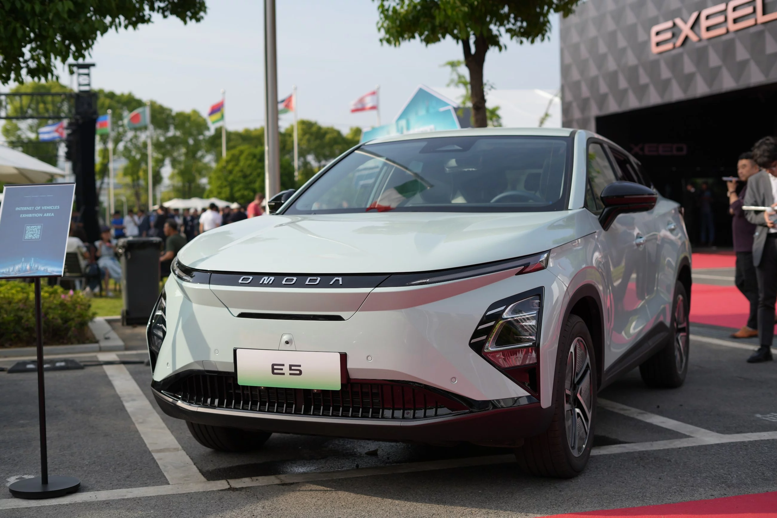 Chińskie auta kuszą Polaków. 60 proc. jest gotowych zmienić markę