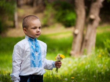 Chłopiec z autyzmem. Zdjęcie zrobione w Kijowie w 2021 roku.