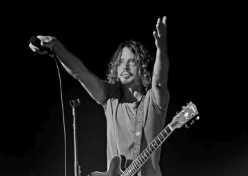 Chris Cornell podczas koncertu Soundgarden w 2013 roku