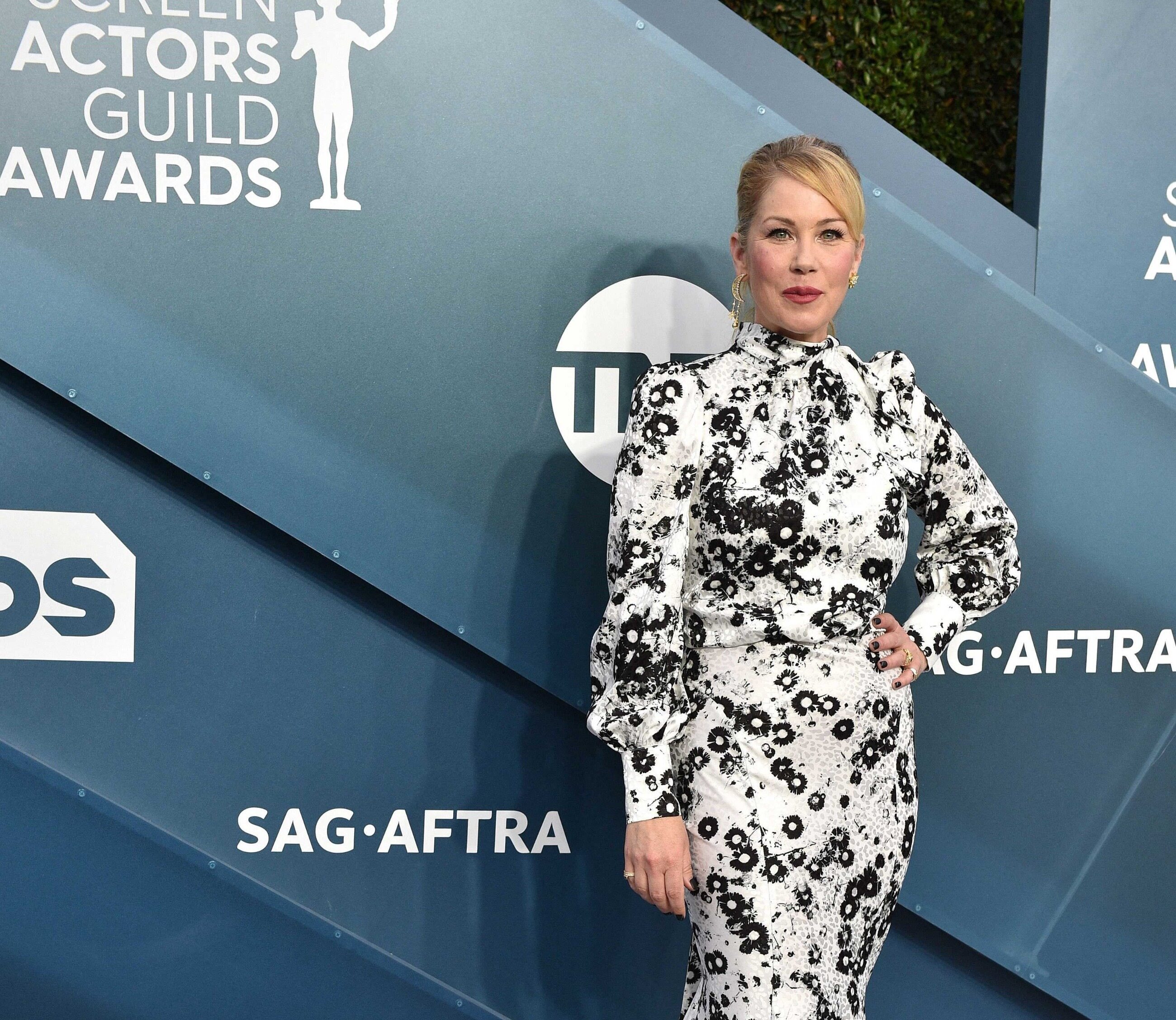 Christina Applegate ma stwardnienie rozsiane - Vimarsana News