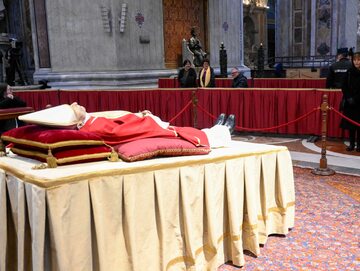 Ciało papieża Benedykta XVI