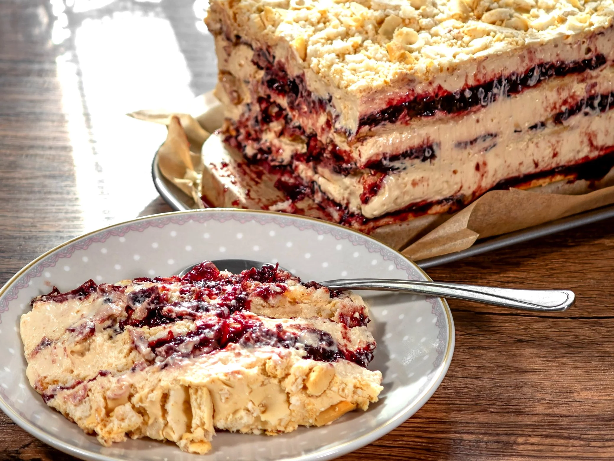 Ciasto bez pieczenia z krakersów i dżemu