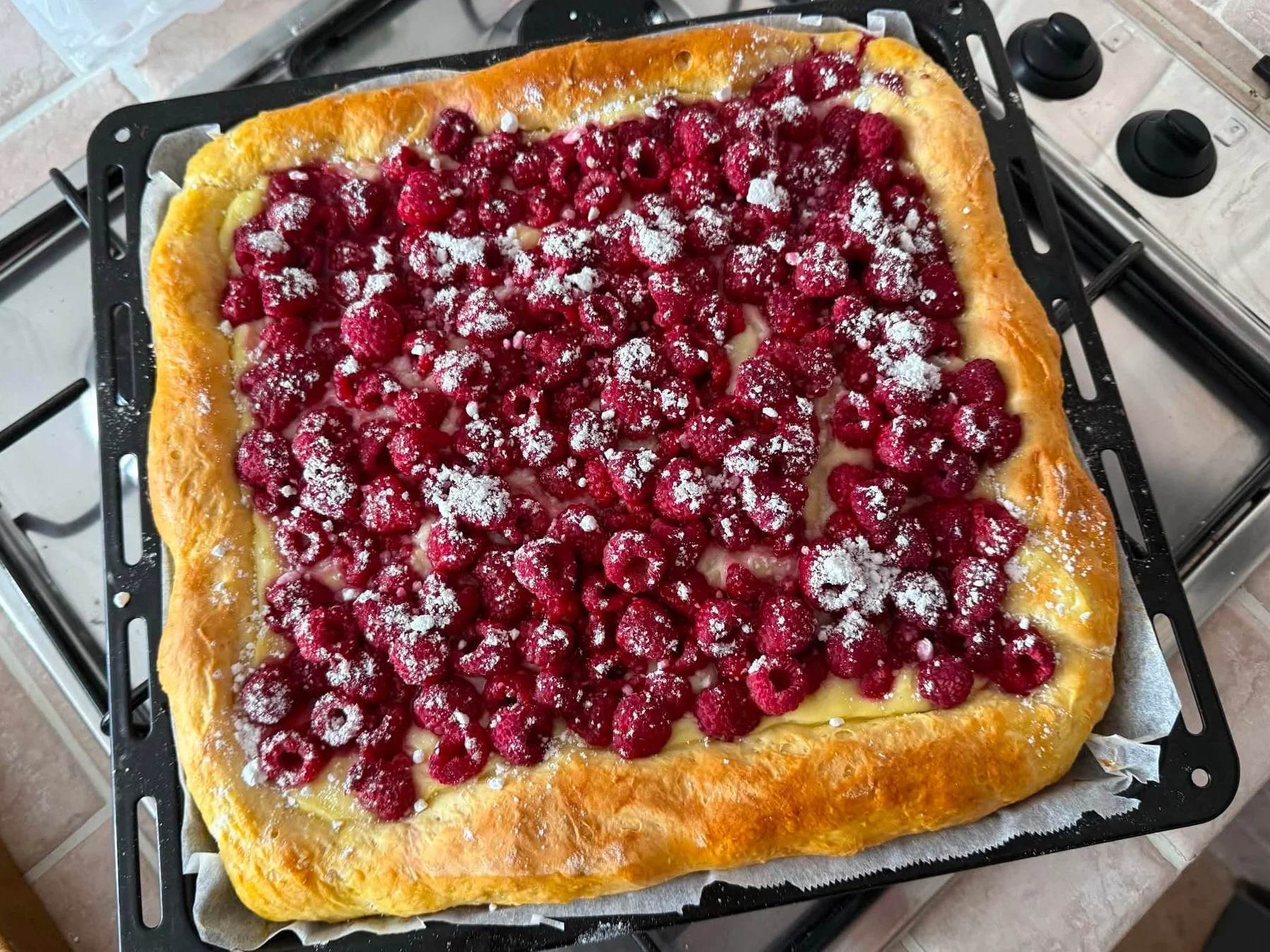 Malinowe ciasto drożdżowe