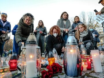 Cichy protest w Pszczynie po śmierci 30-letniej Izy