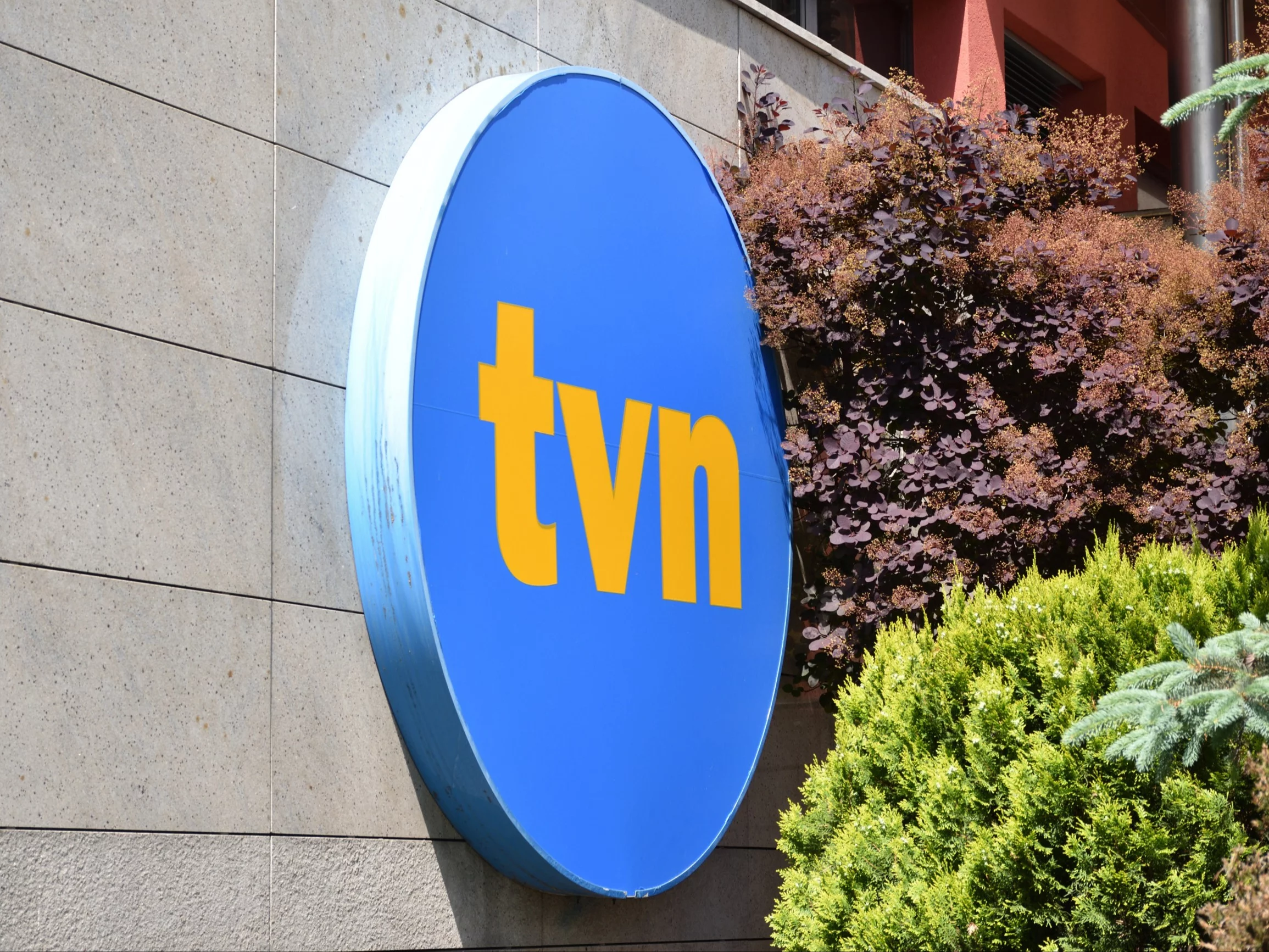 Ciemne chmury nad TVN. W grze sensacyjny scenariusz