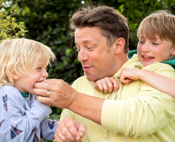 Co Jamie Oliver najczęściej jada na śniadanie ze swoją liczną rodziną?