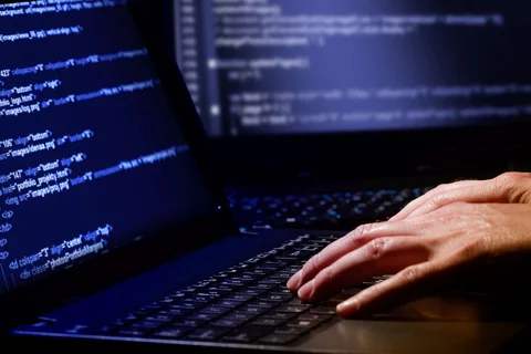 Internet, haker (fot.Artur Marciniec/Fotolia.pl)