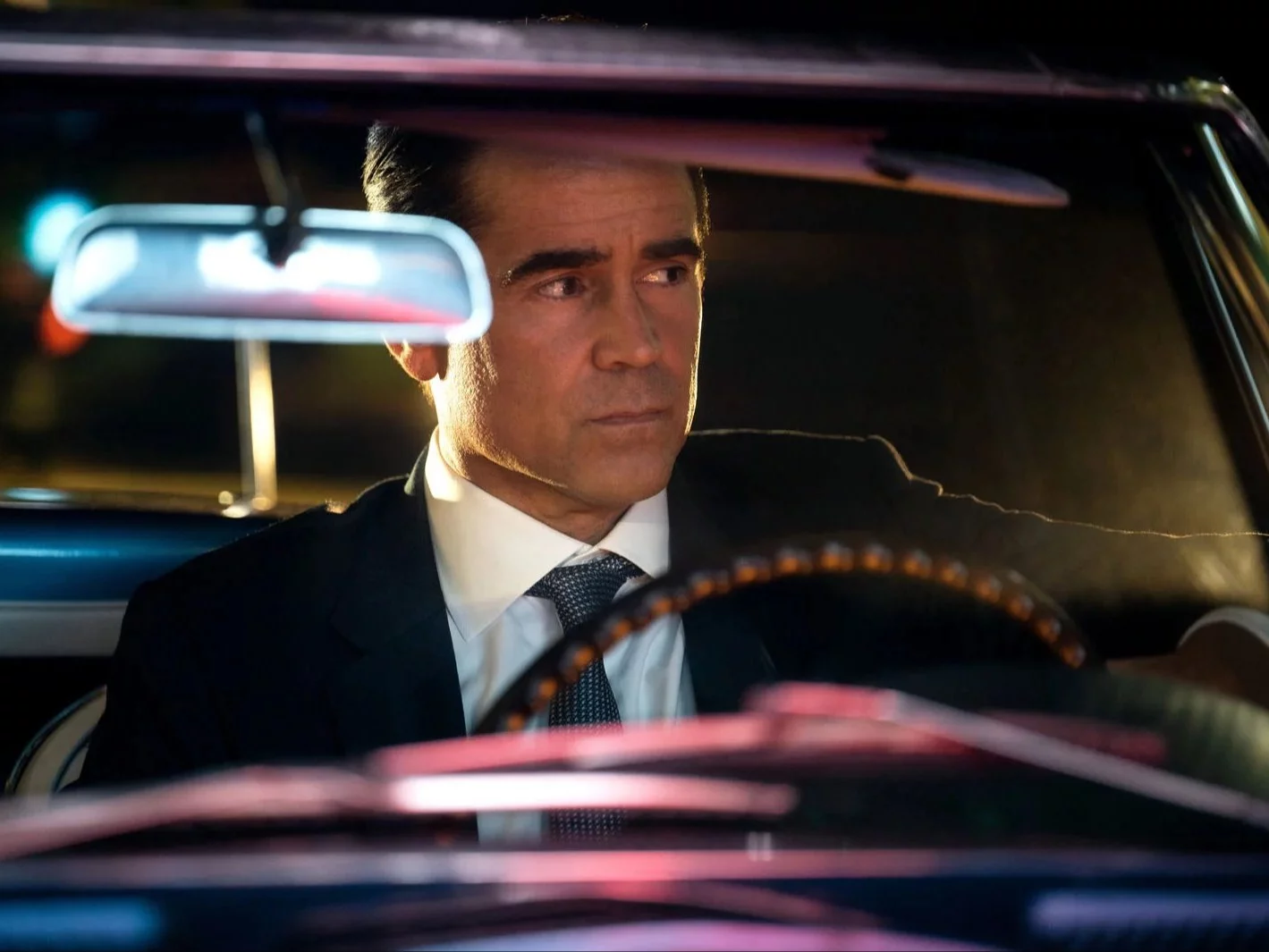 Colin Farrell bryluje w tym nowym serialu. „Oglądasz sobie i nagle dzieje się coś, co rozwala mózg”