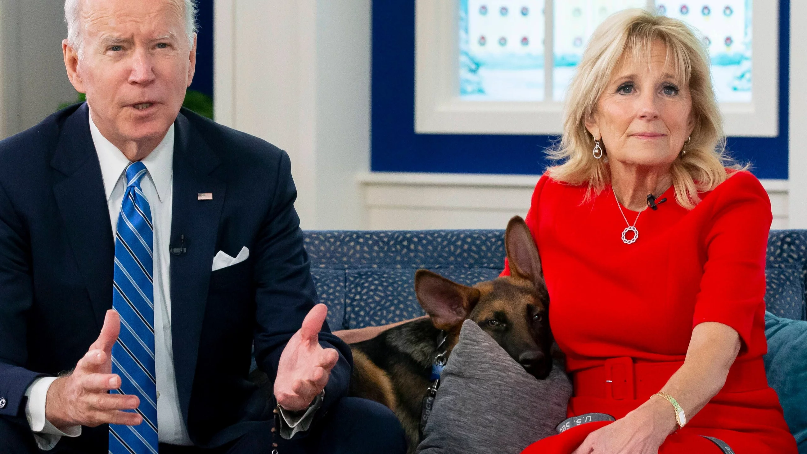 Joe i Jill Bidenowie w towarzystwie Commandera