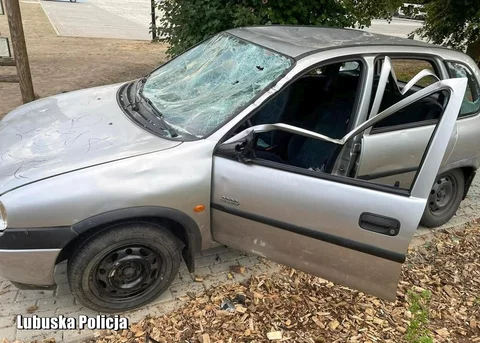 Zdezelowany Opel Corsa