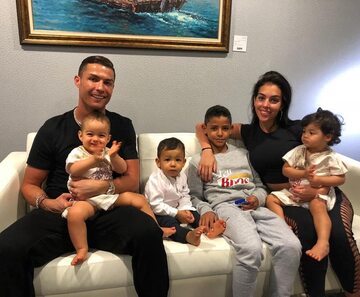 Cristiano Ronaldo z rodziną