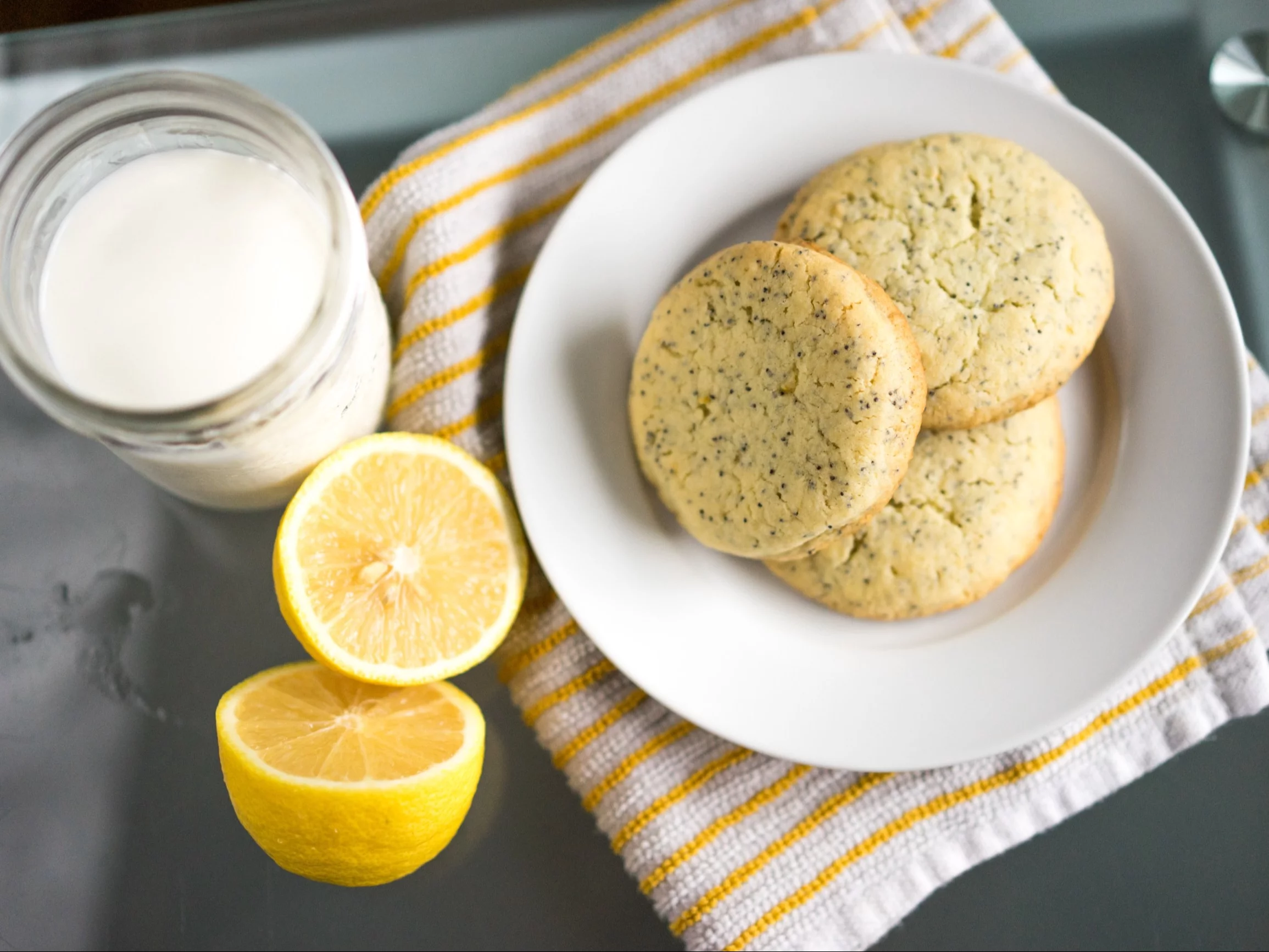 Cytrynowe ciasteczka z makiem