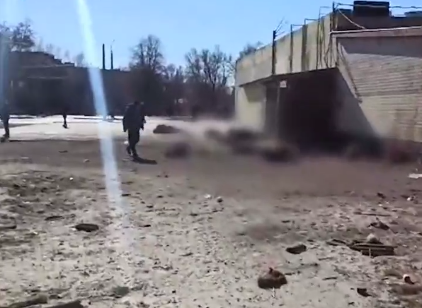Украины без цензуры новости видео. Обстрел очереди за хлебом в Чернигове.