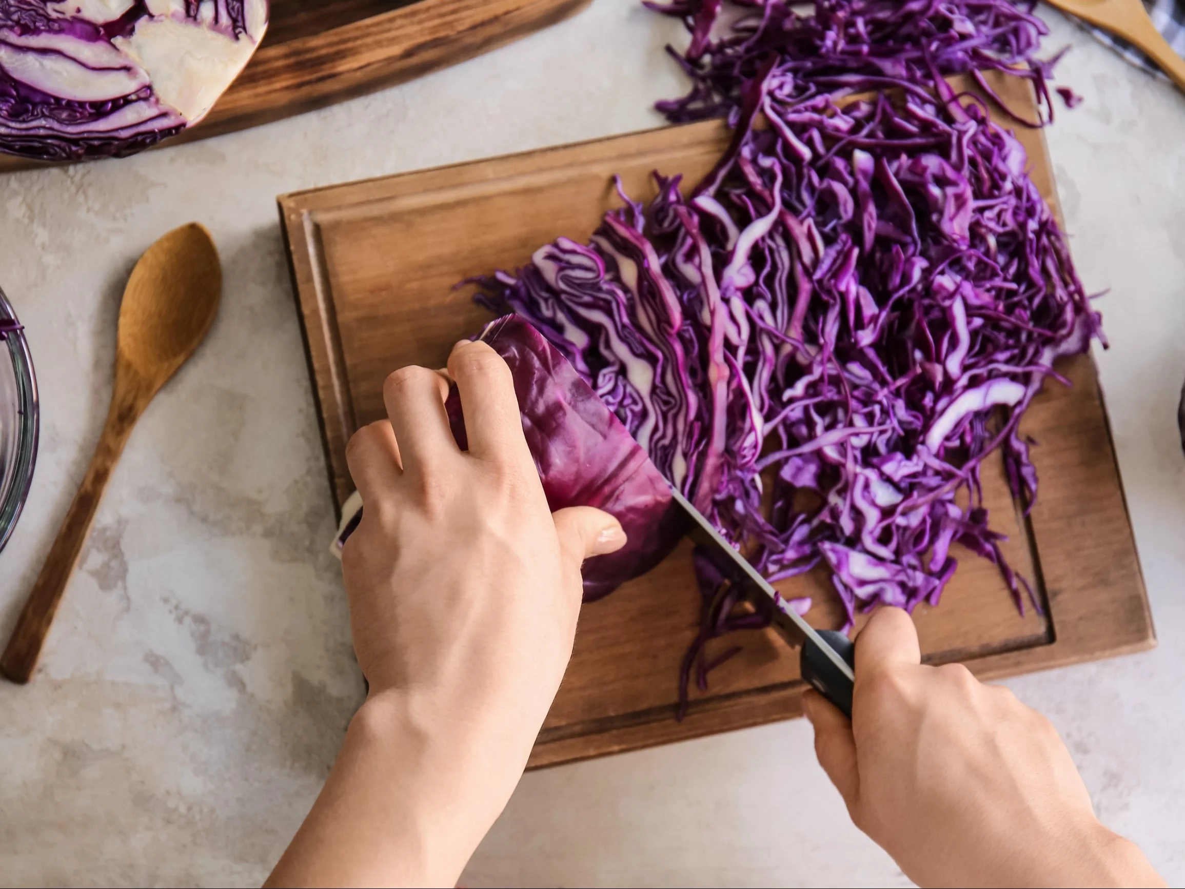 Szatkowanie czerwonej kapusty