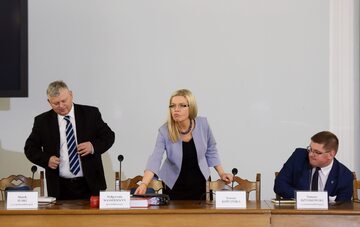 Członkowie komisji ds. Amber Gold, od lewej: Marek Suski, Małgorzata Wassermann i Tomasz Rzymkowski