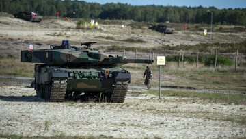 Czołg Leopard 2 podczas ćwiczeń w Polsce, zdjęcie ilustracyjne