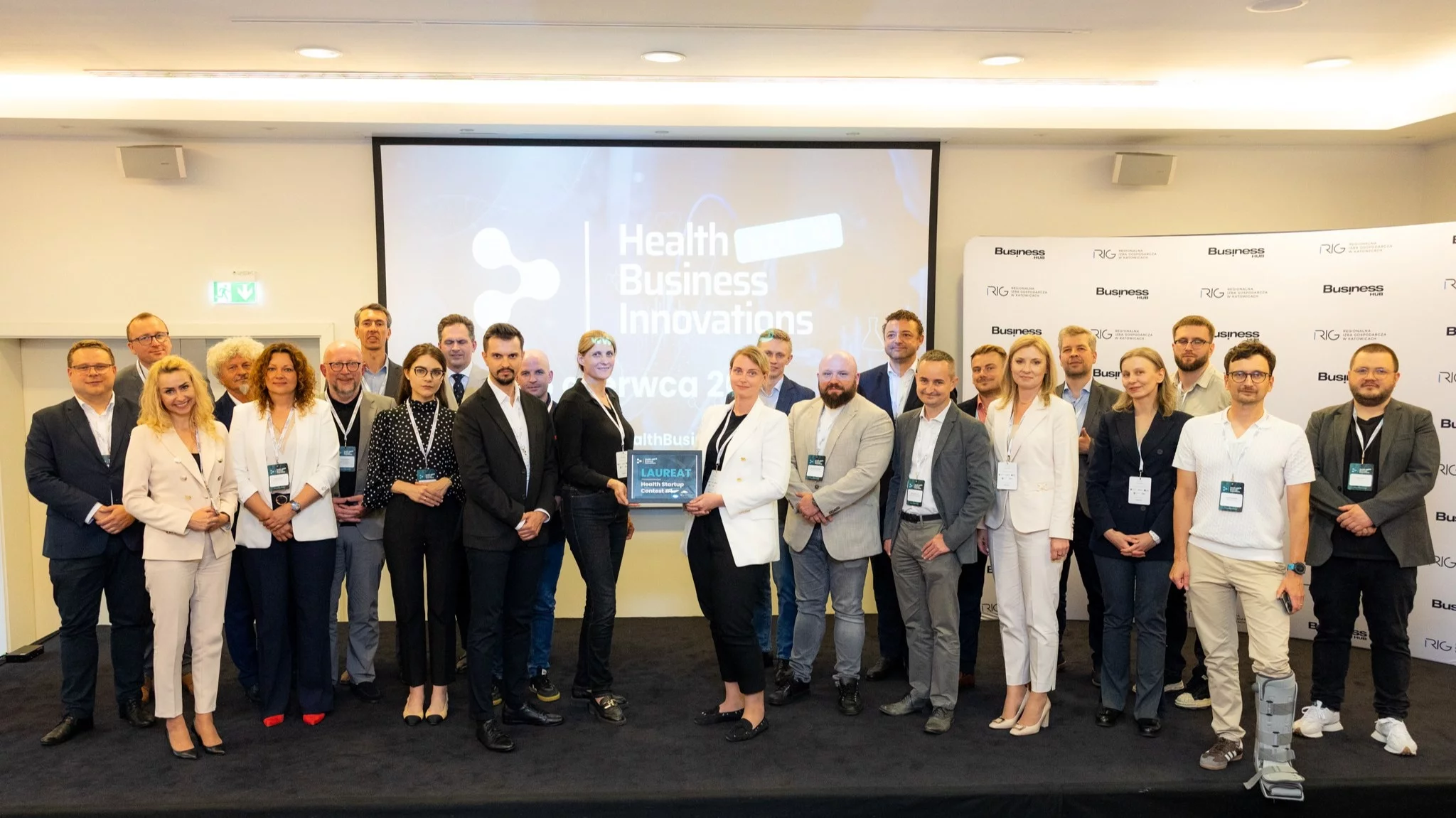 Finaliści i jury I edycji Health Startup Contest podczas konferencji Health Business Innovations vol. 4