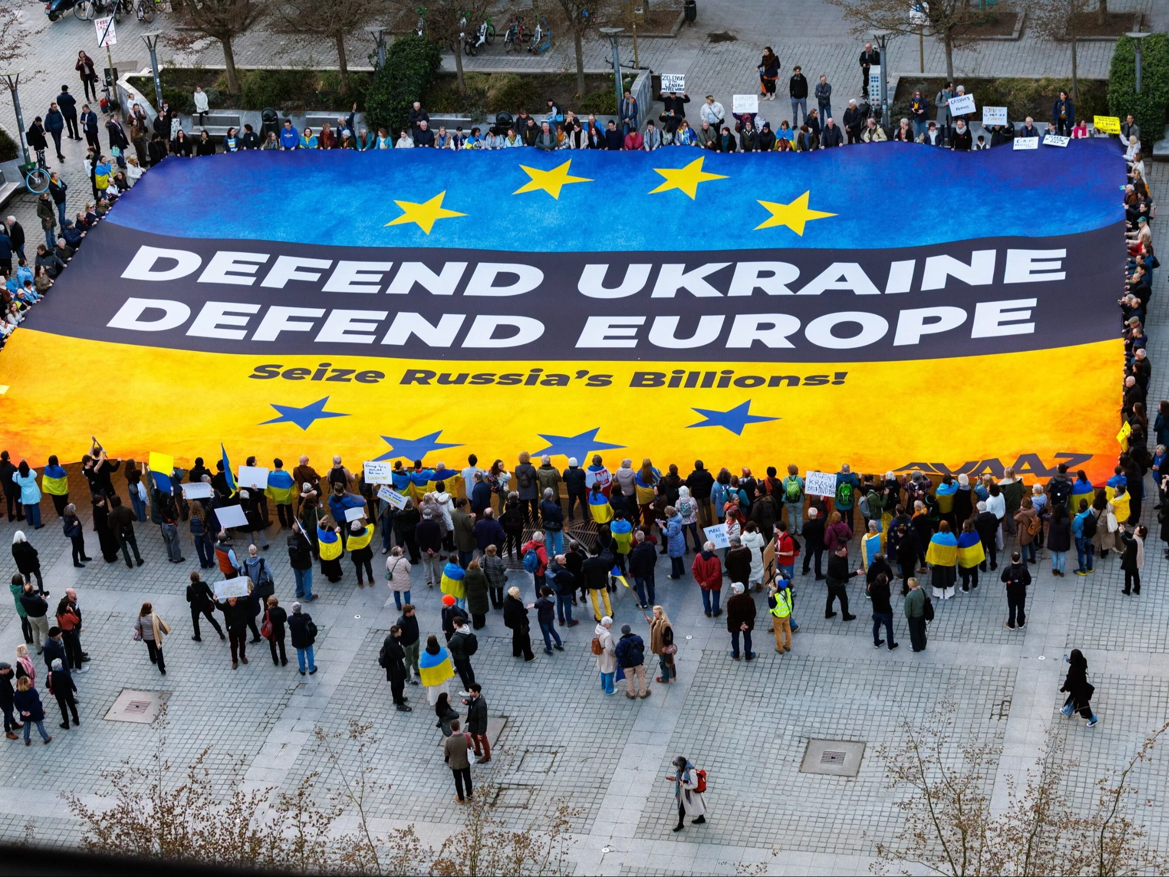 Wiec poparcia dla Ukrainy przed specjalnym szczytem UE w Brukseli