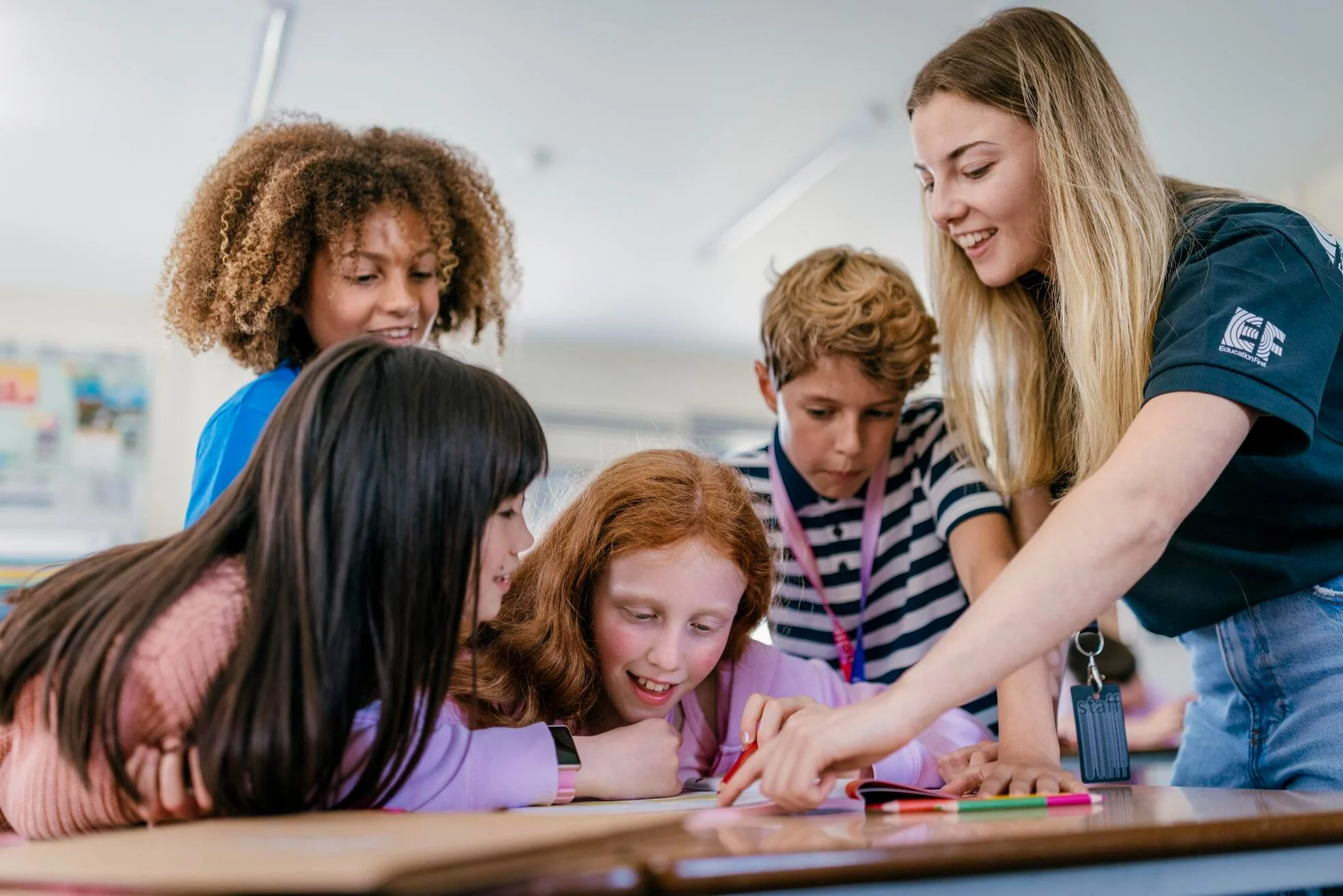 Zdaniem ekspertów sam kontakt z językiem obcym w przestrzeni cyfrowej nie przekłada się bezpośrednio na biegłość w komunikacji