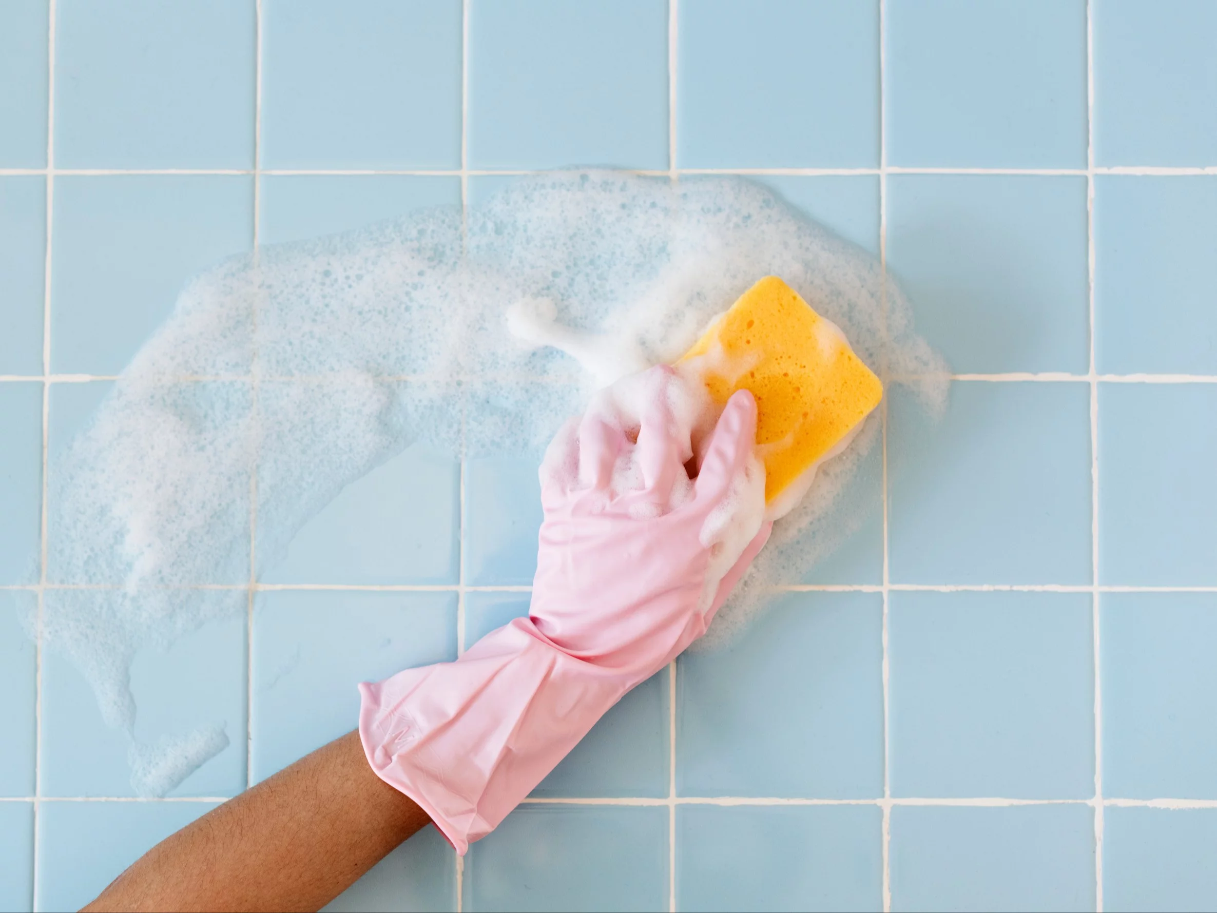Czyszczenie płytek łazienkowych