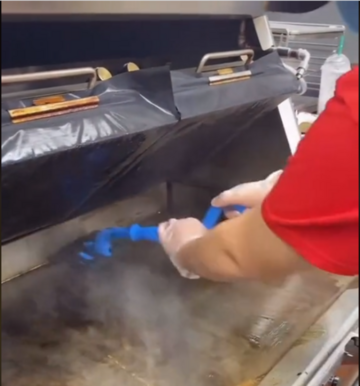 Czyszczenie grilla w McDonald's