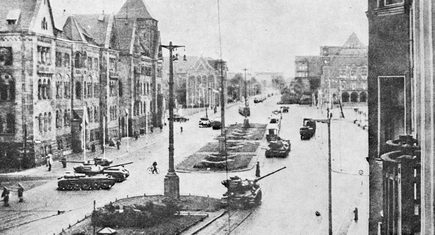 Czołgi ludowego Wojska Polskiego tłumią powstanie poznańskie w 1956 roku