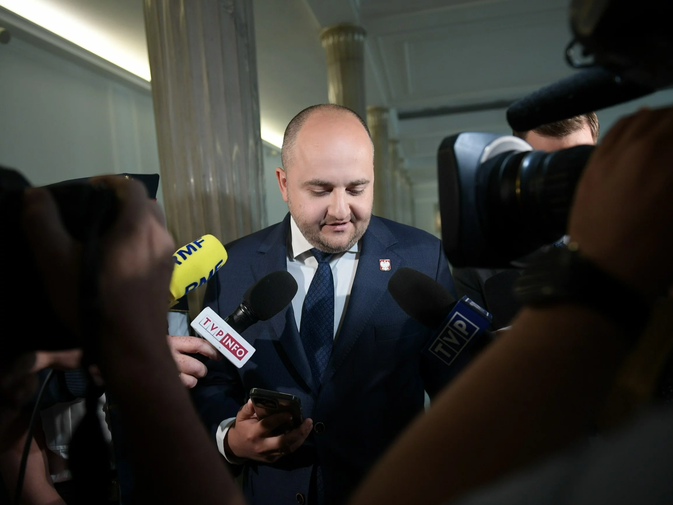 Policjant pozywa Dariusza Mateckiego. Powodem wpis posła – Wprost