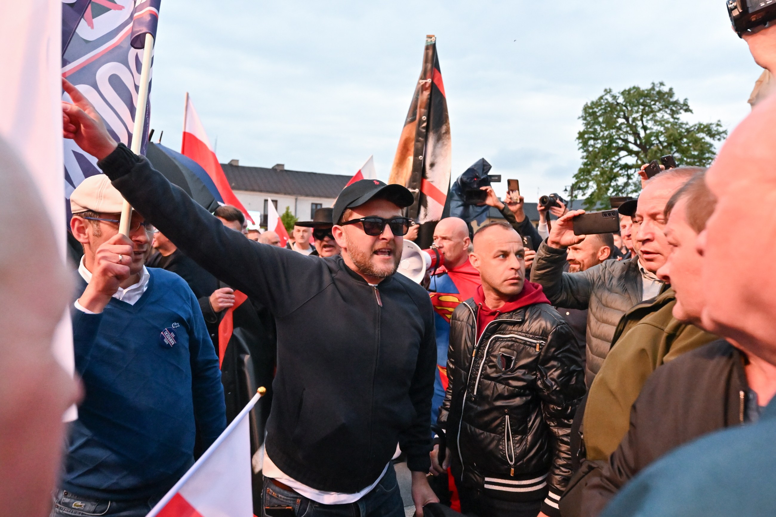 Starcie sympatyków Nawrockiego i Trzaskowskiego w Końskich. Interweniowała policja
