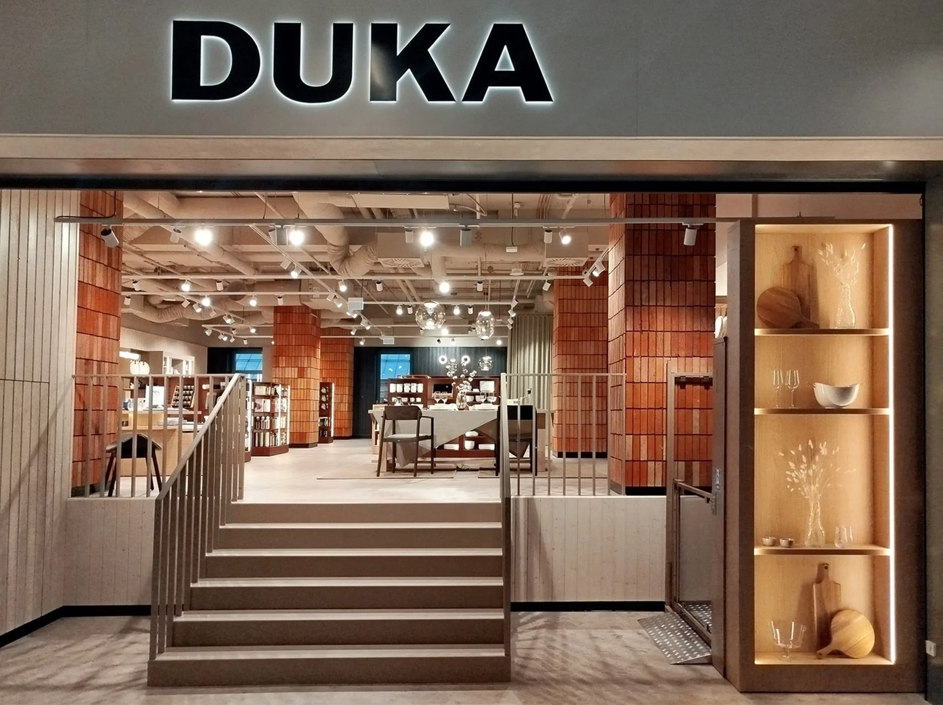 Decyzja Sędziego – Komisarza wstrzymała sprzedaż zorganizowanej części przedsiębiorstwa DUKA International S.A., blokując realizację strategii inwestycyjnej Biesiada Invest