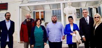 Delegacja szpitala w Wolicy w szpitalu na Syros, Grecja