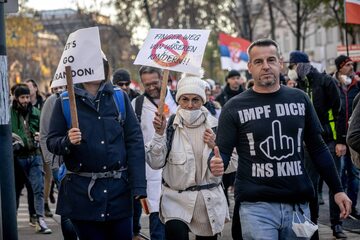 Demonstracja austriackich antyszczepionkowców