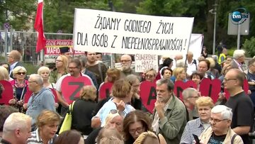 Demonstracja poparcia dla protestujących w Sejmie