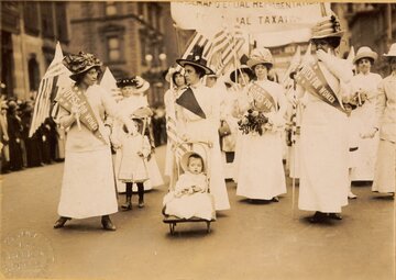 Demonstracja sufrażystek w Nowym Jorku 6 maja 1912 r.