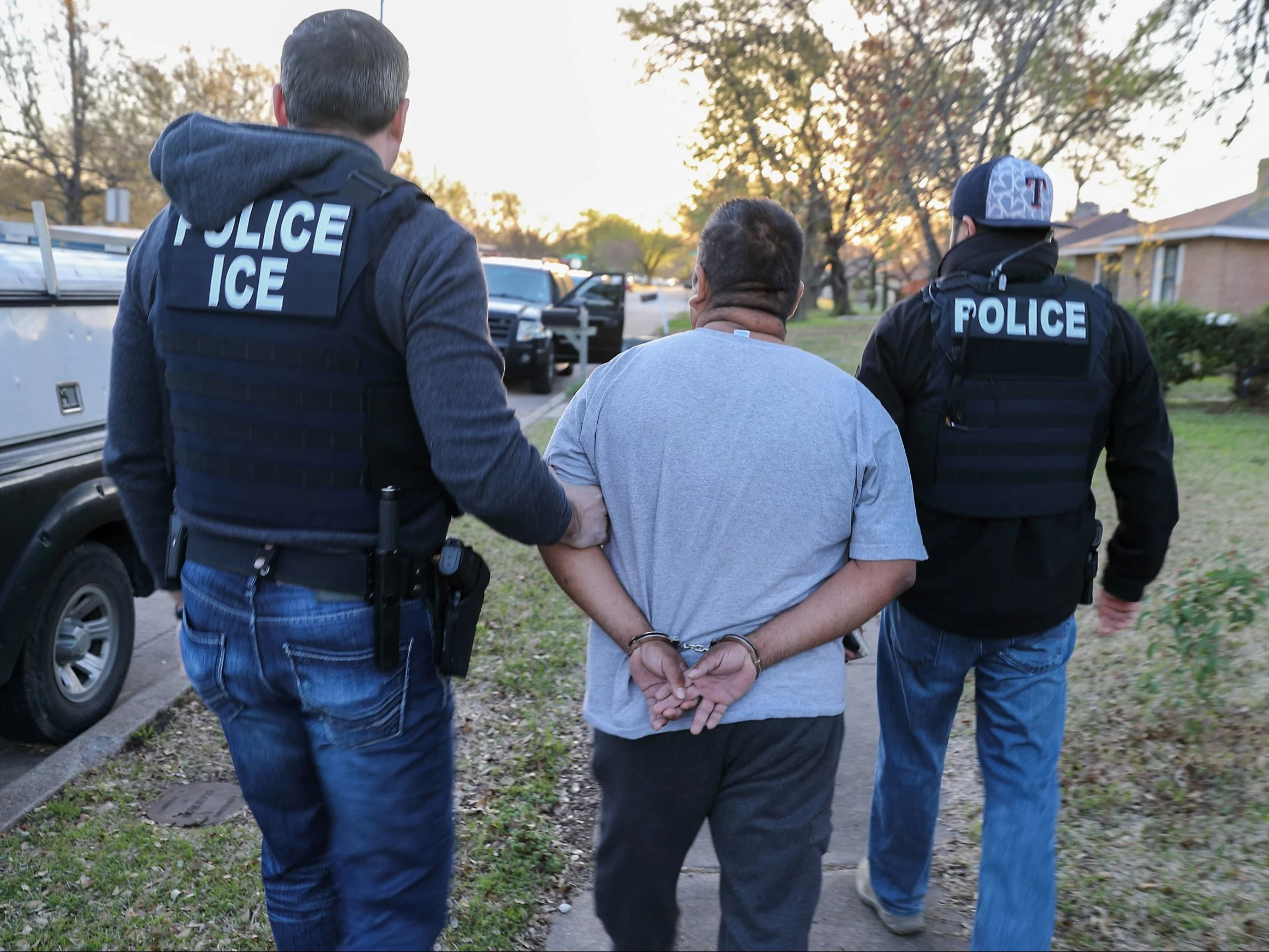 Funkcjonariusze ICE – Urzędu Celno-Imigracyjnego