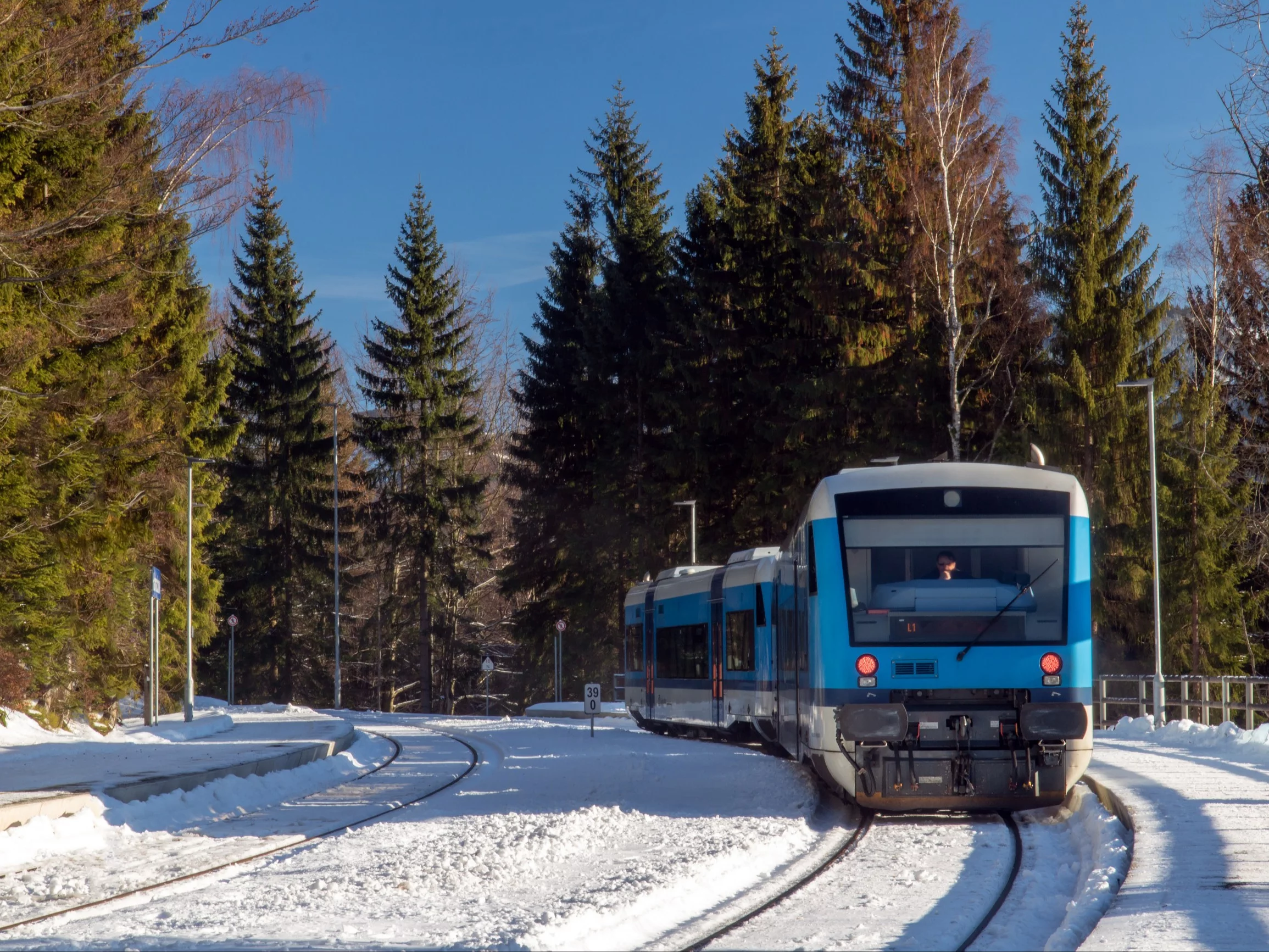 Pociąg Kolei izerskiej w Harrachov