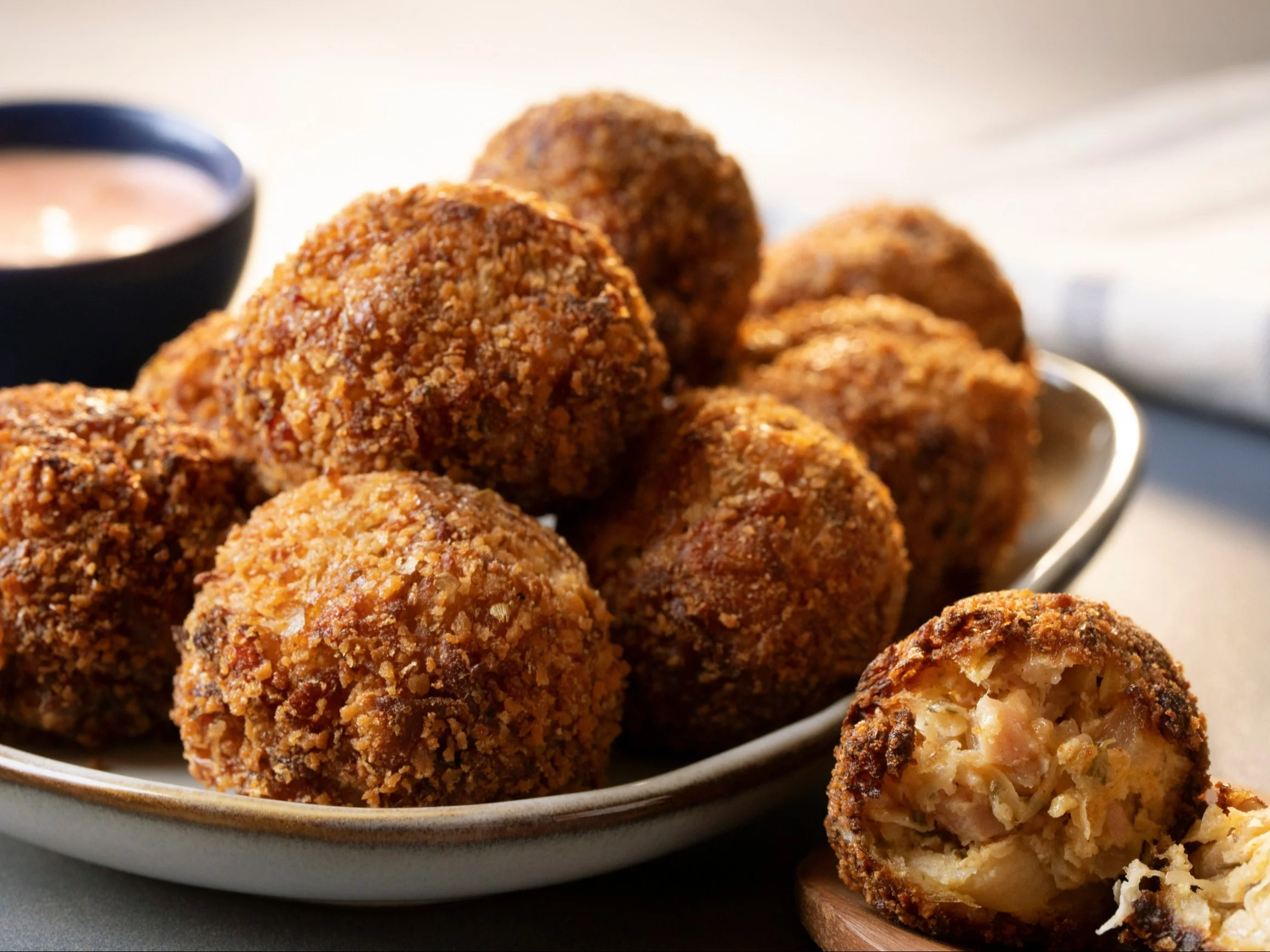 Kofty mięsne z kiszoną kapustą