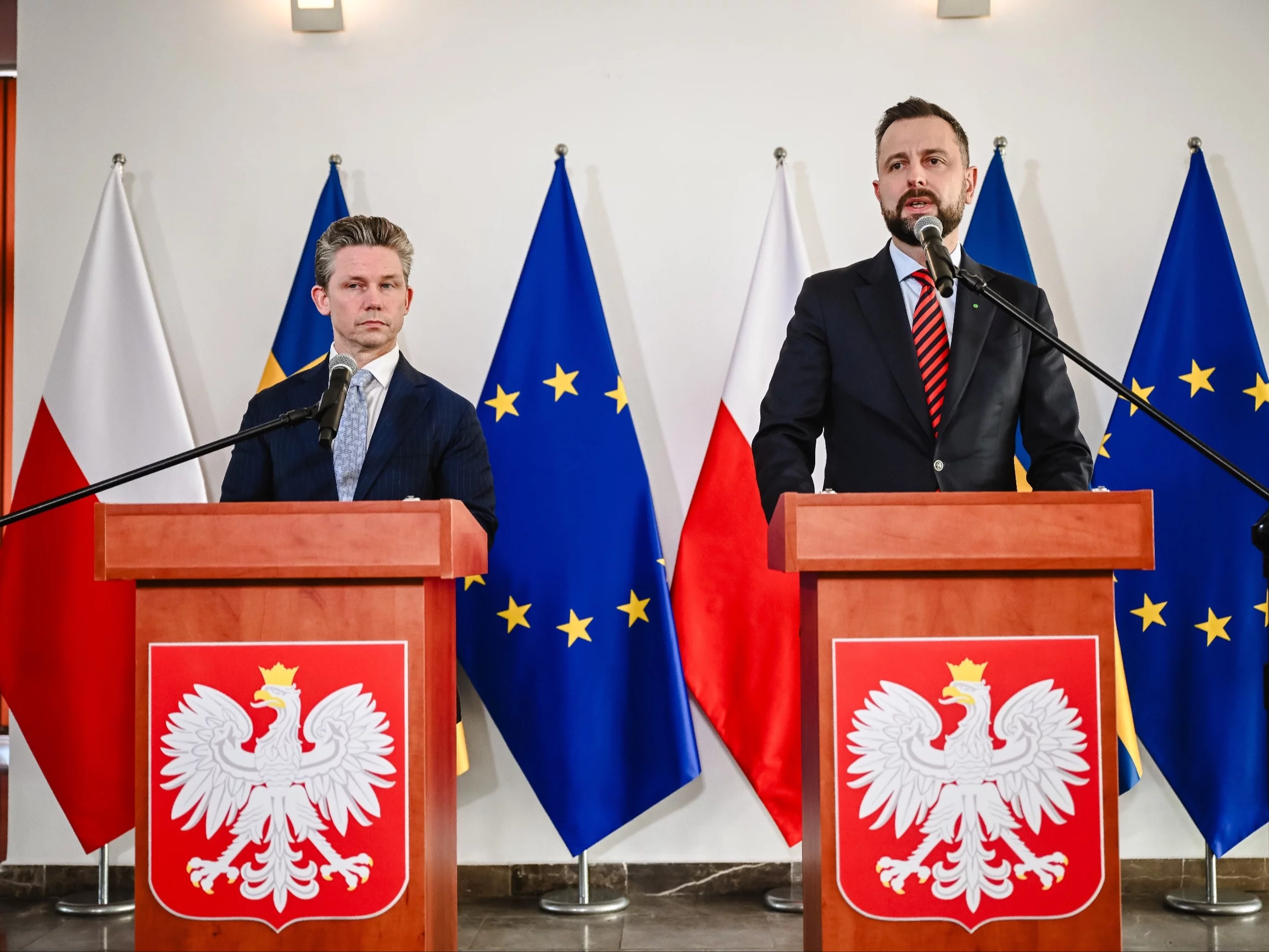 Wicepremier, minister obrony narodowej Władysław Kosiniak-Kamysz i minister obrony Szwecji Pal Jonson podczas konferencji prasowej po spotkaniu w Gdyni