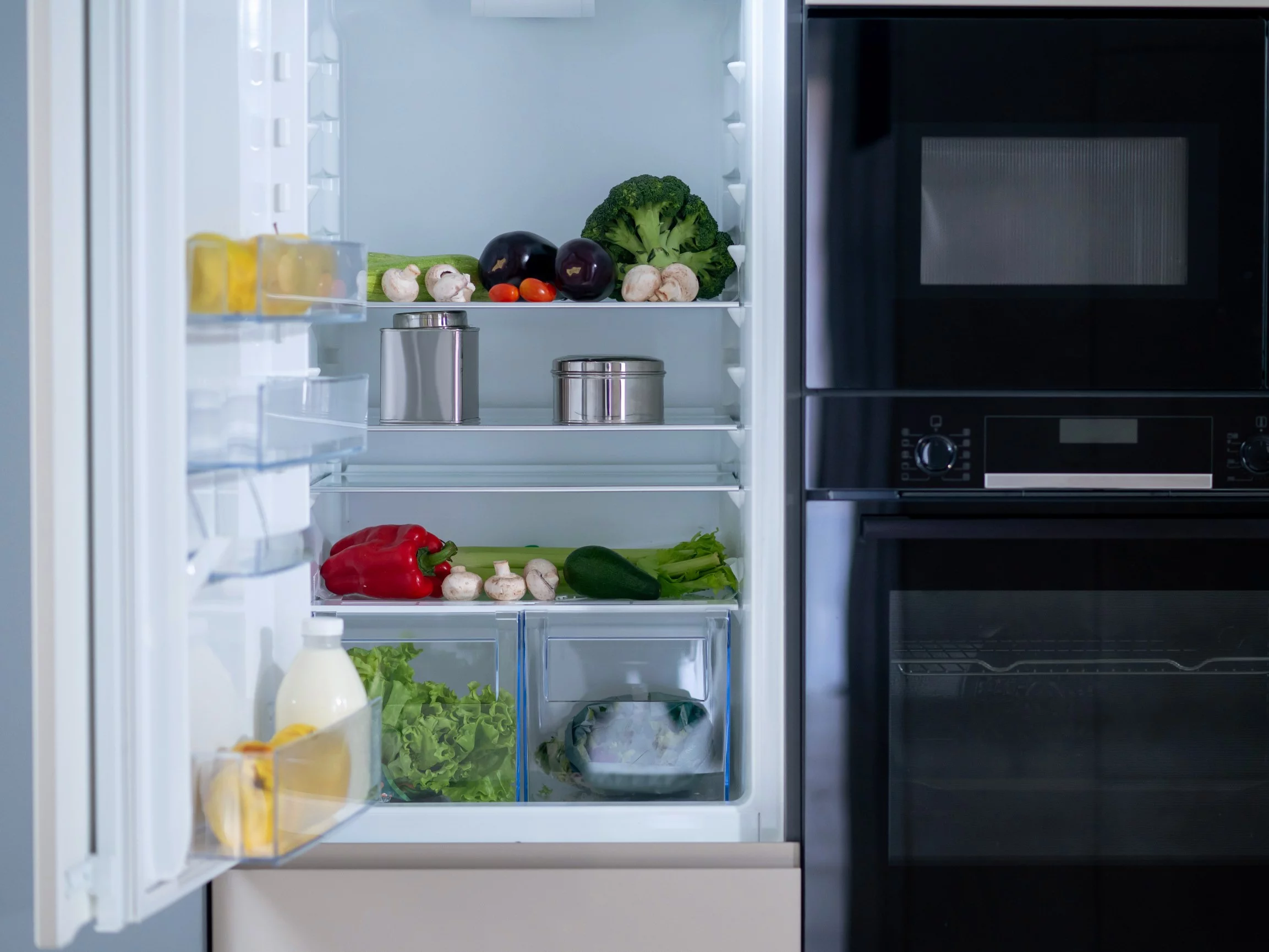 Twój lodówka może lśnić bez chemii! Ten trik to hit internetu