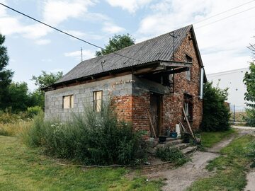 Dom w miejscowości Sławniów przed remontem ekipy „Nasz Nowy Dom”