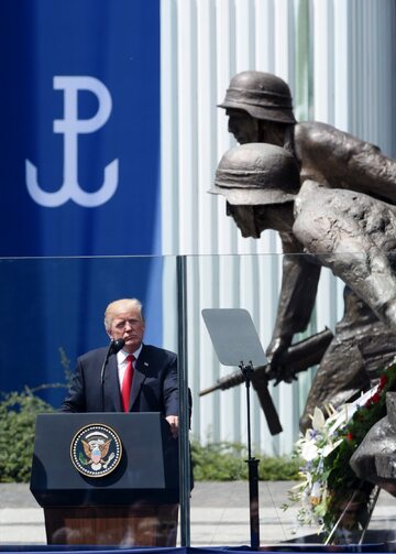 Donald Trump podczas przemówienia na Placu Krasińskich