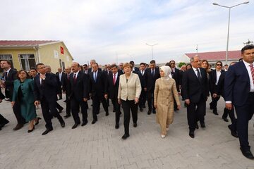 Donald Tusk, Angela Merkel i Frans Timmermans w Turcji