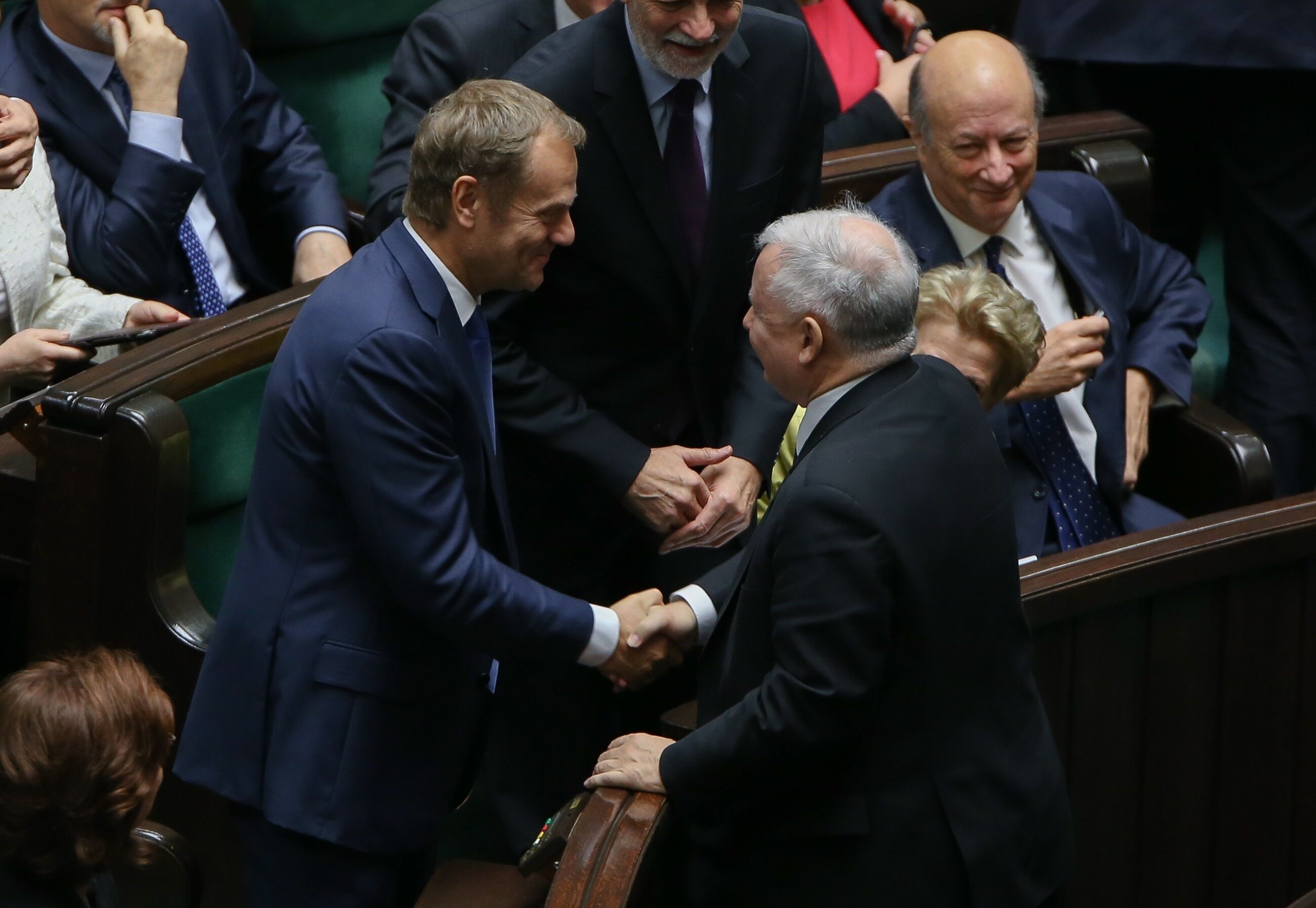 Sondaż wiarygodności polityków. Jak Polacy oceniają Tuska i Kaczyńskiego?